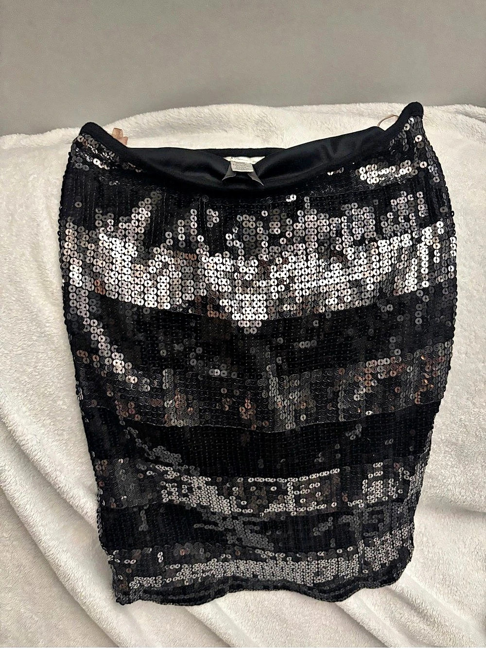 diguarantee Sequin tube top in Black & Silver Size Medium Like New